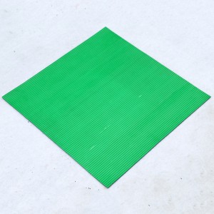 作業棚のための反磨耗緑色のリブ付きゴムシートゴム製フローリングマット